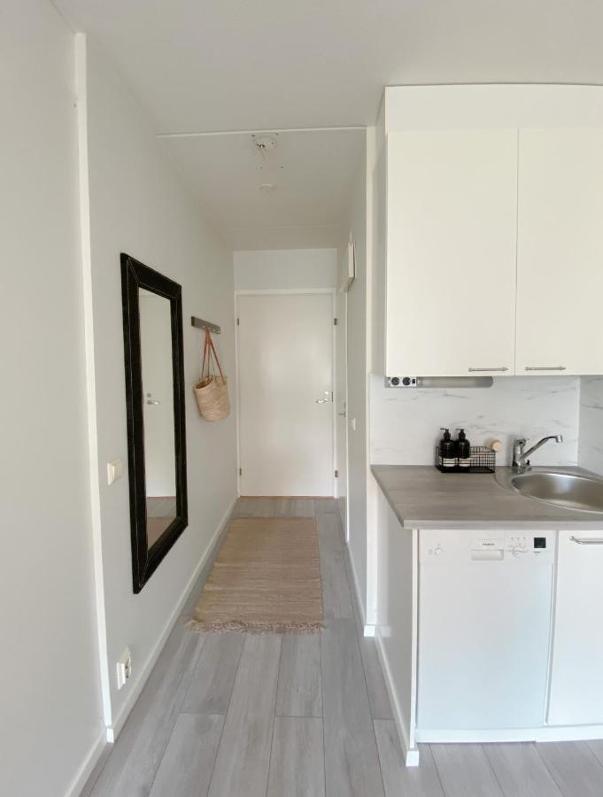 Modern One Bedroom Apartment With Sauna Near Airport 반타 외부 사진